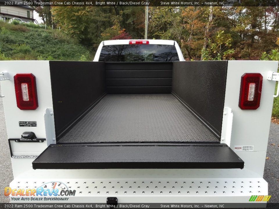 2022 Ram 2500 Tradesman Crew Cab Chassis 4x4 Bright White / Black/Diesel Gray Photo #9