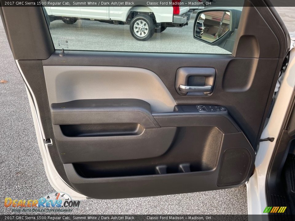 Door Panel of 2017 GMC Sierra 1500 Regular Cab Photo #13