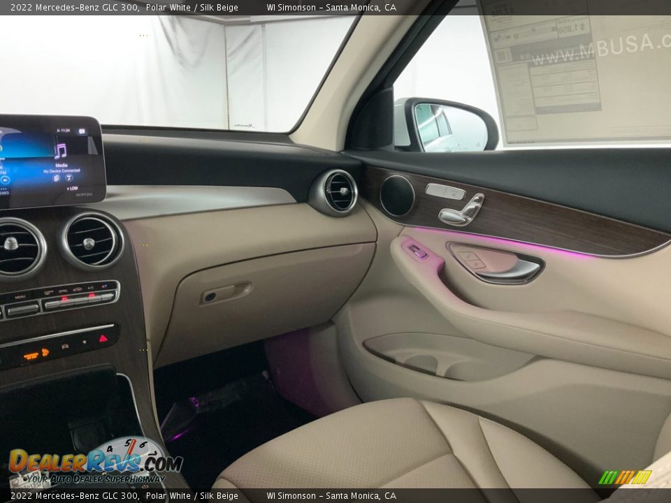 2022 Mercedes-Benz GLC 300 Polar White / Silk Beige Photo #14