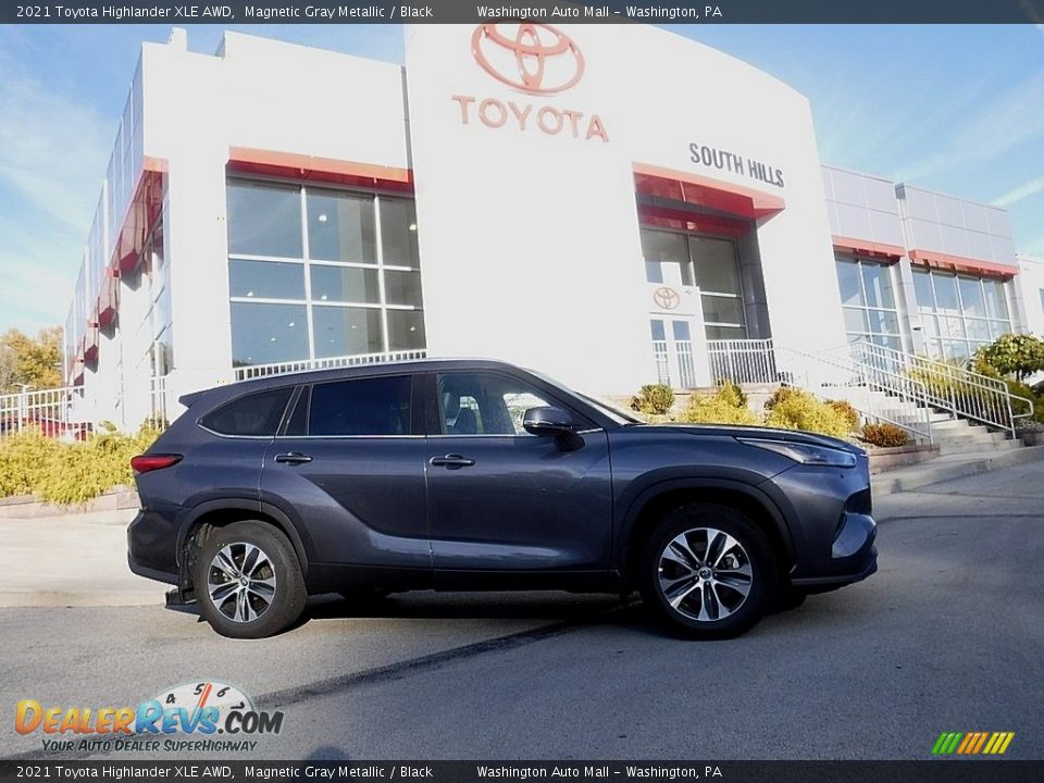 2021 Toyota Highlander XLE AWD Magnetic Gray Metallic / Black Photo #2