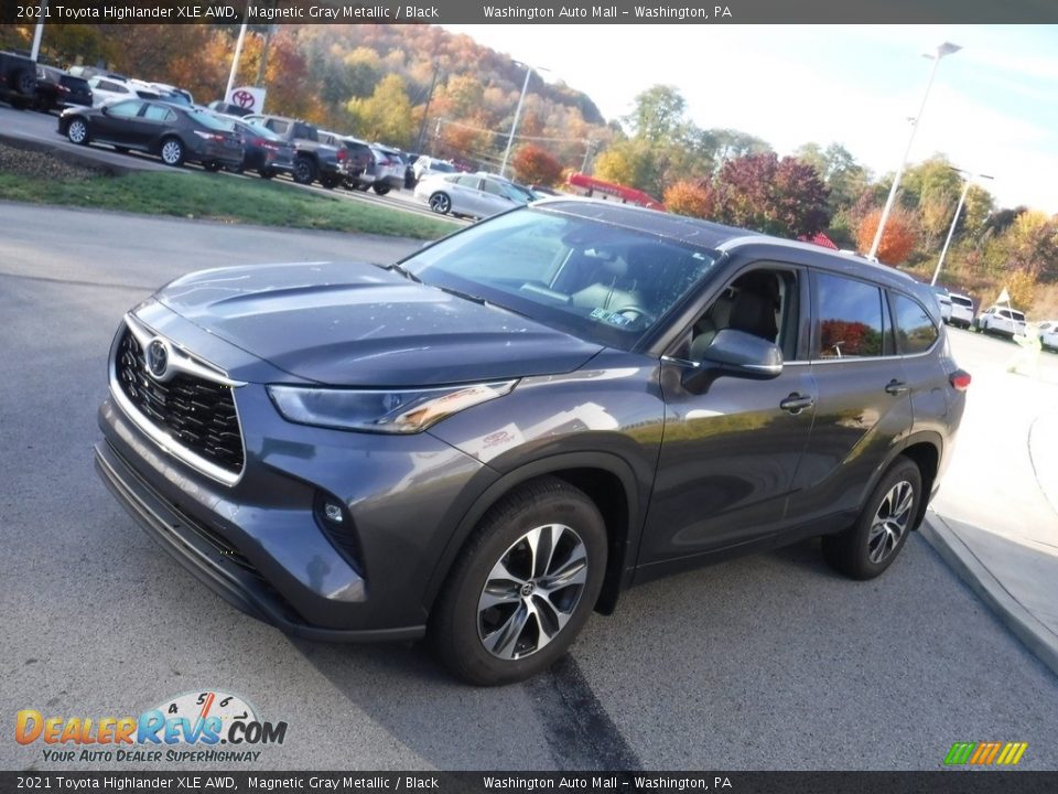 2021 Toyota Highlander XLE AWD Magnetic Gray Metallic / Black Photo #13