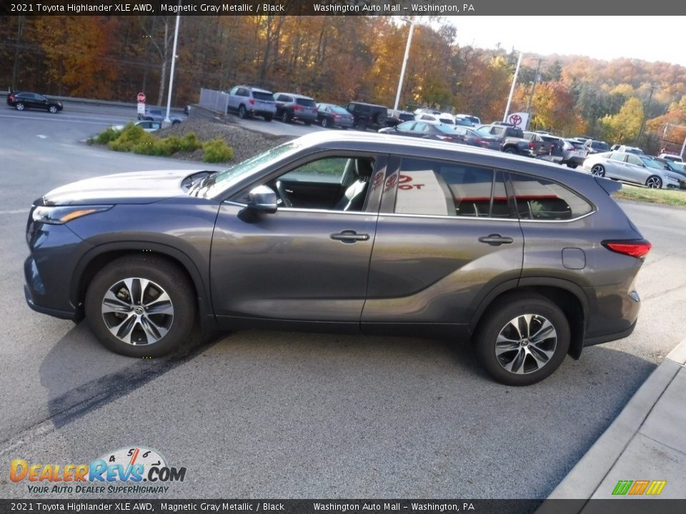 2021 Toyota Highlander XLE AWD Magnetic Gray Metallic / Black Photo #14