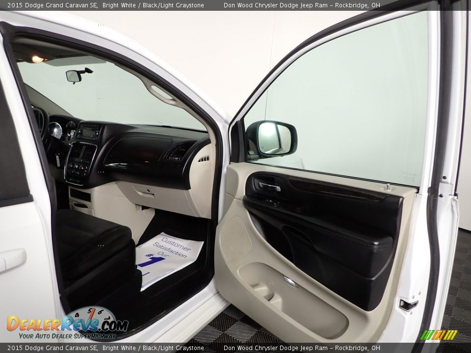 2015 Dodge Grand Caravan SE Bright White / Black/Light Graystone Photo #26
