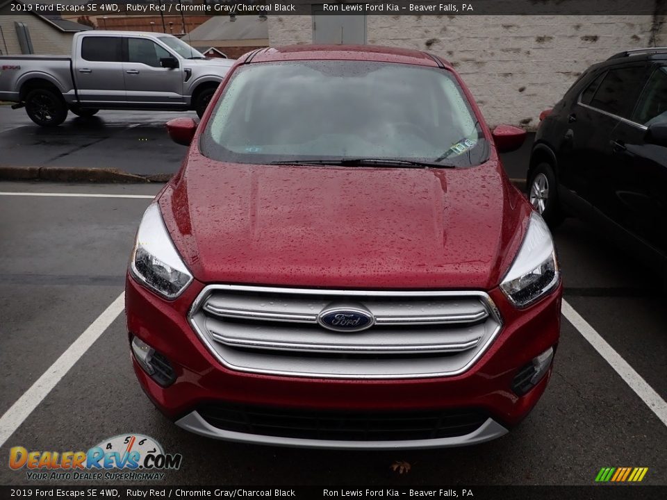 2019 Ford Escape SE 4WD Ruby Red / Chromite Gray/Charcoal Black Photo #2