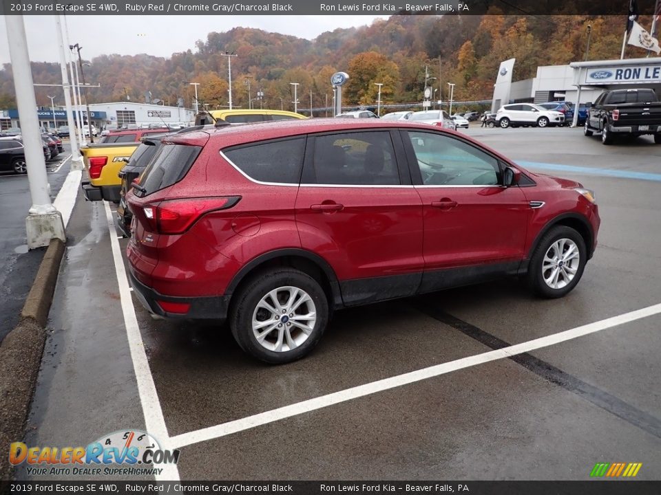 2019 Ford Escape SE 4WD Ruby Red / Chromite Gray/Charcoal Black Photo #4