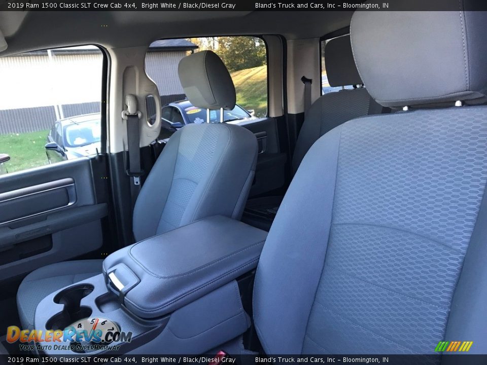 2019 Ram 1500 Classic SLT Crew Cab 4x4 Bright White / Black/Diesel Gray Photo #11