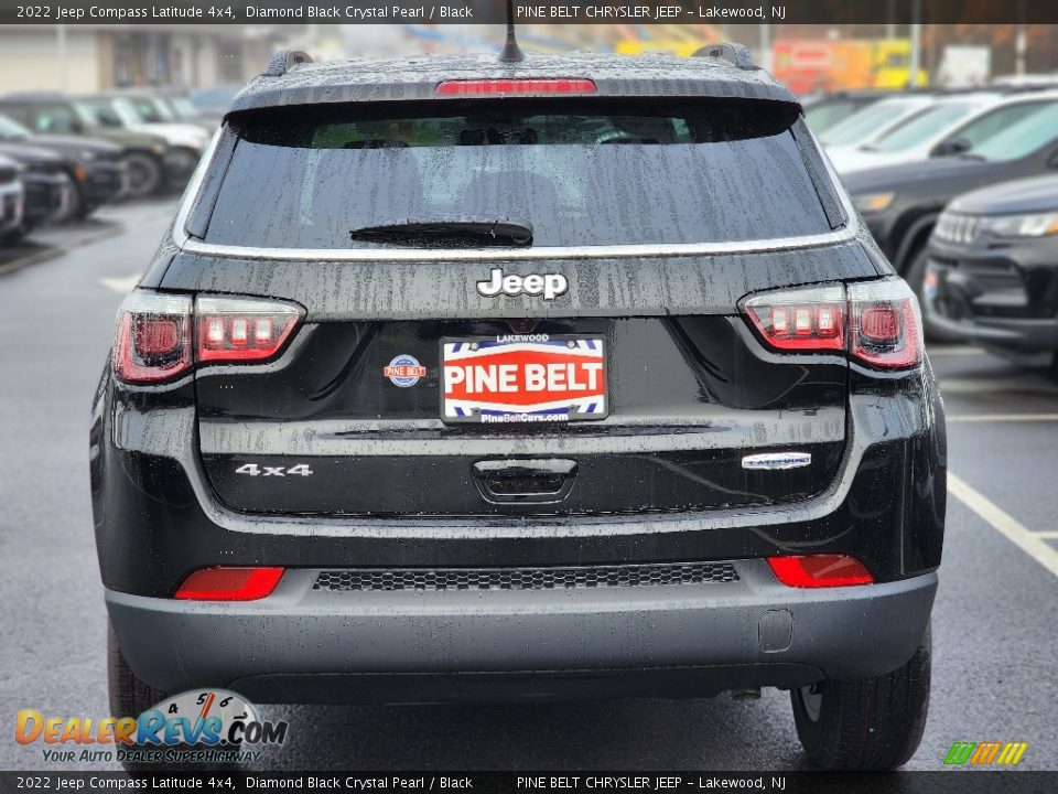 2022 Jeep Compass Latitude 4x4 Diamond Black Crystal Pearl / Black Photo #5