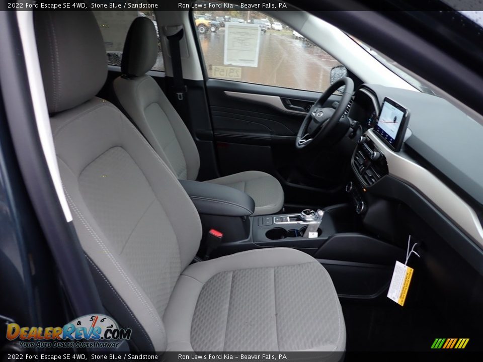 Front Seat of 2022 Ford Escape SE 4WD Photo #11