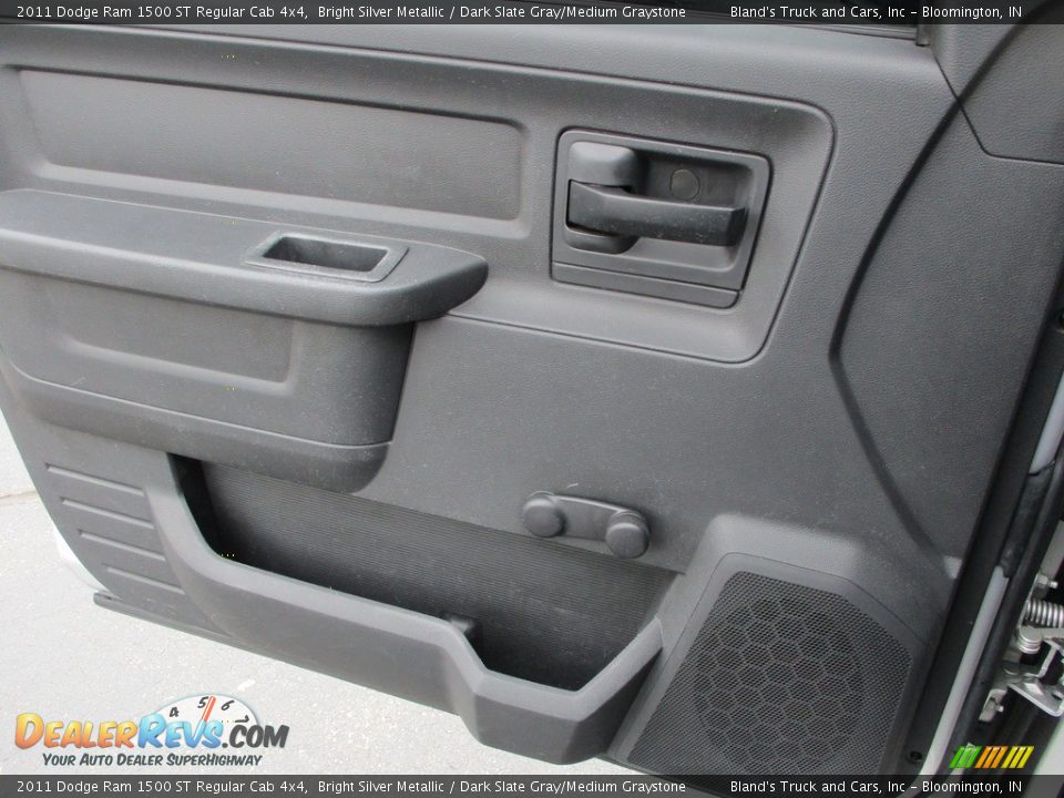2011 Dodge Ram 1500 ST Regular Cab 4x4 Bright Silver Metallic / Dark Slate Gray/Medium Graystone Photo #9