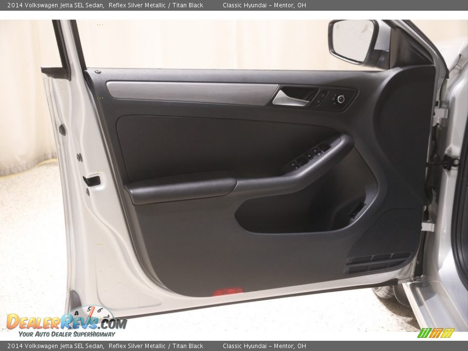 Door Panel of 2014 Volkswagen Jetta SEL Sedan Photo #4