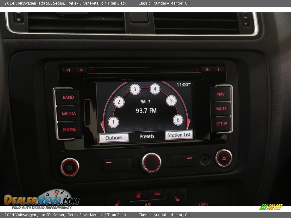 Controls of 2014 Volkswagen Jetta SEL Sedan Photo #10