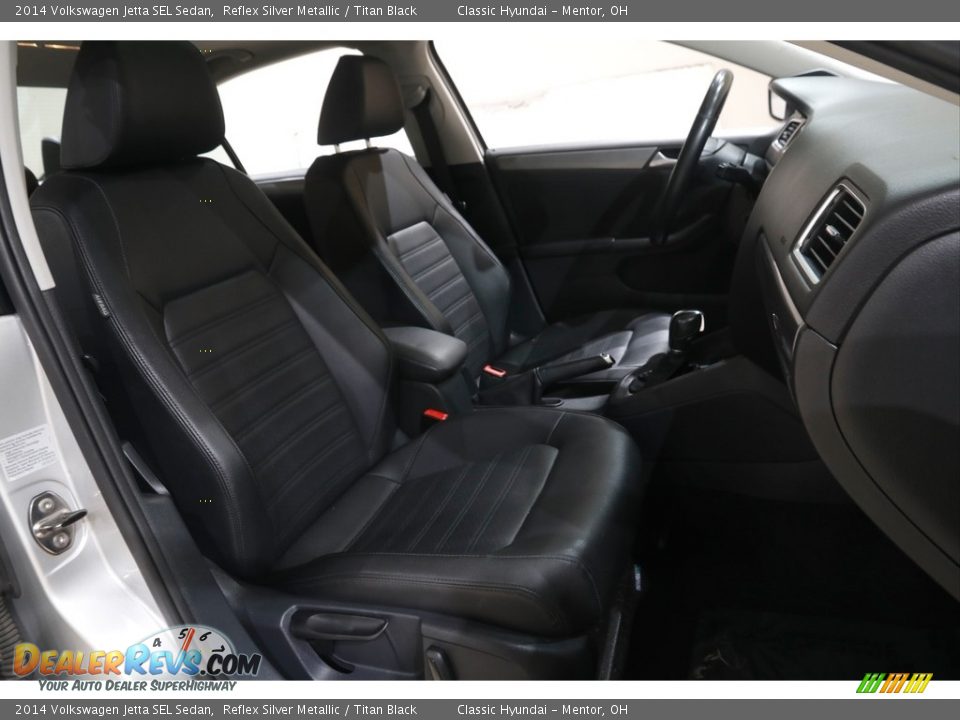 Front Seat of 2014 Volkswagen Jetta SEL Sedan Photo #15