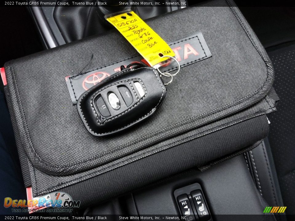 Keys of 2022 Toyota GR86 Premium Coupe Photo #28