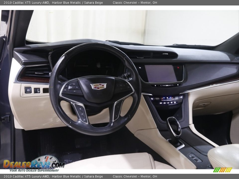 Dashboard of 2019 Cadillac XT5 Luxury AWD Photo #6