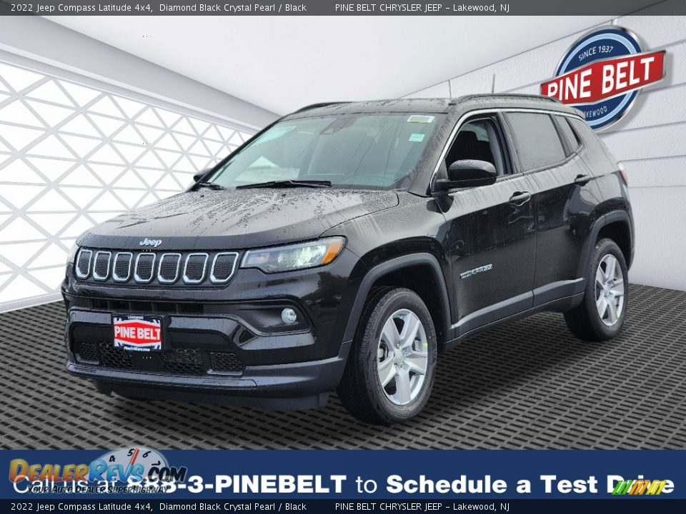 2022 Jeep Compass Latitude 4x4 Diamond Black Crystal Pearl / Black Photo #1