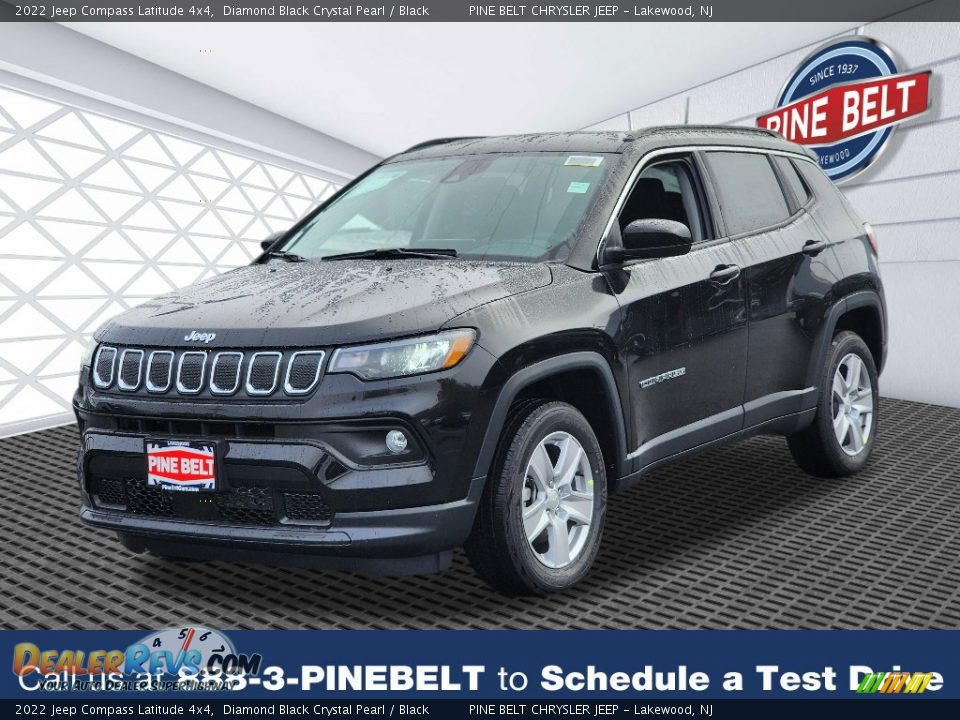 2022 Jeep Compass Latitude 4x4 Diamond Black Crystal Pearl / Black Photo #1