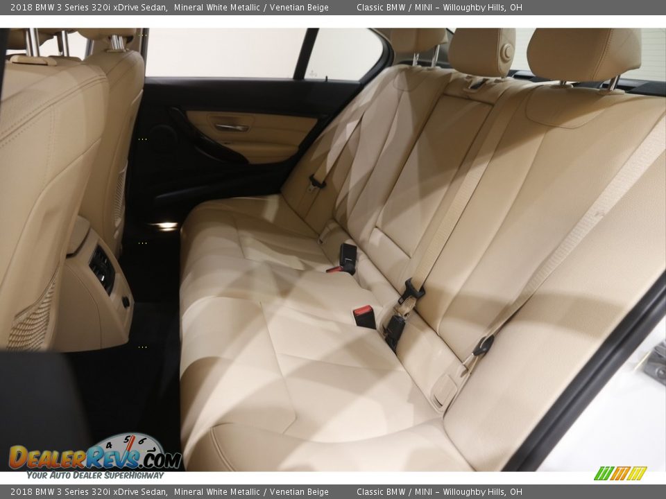 2018 BMW 3 Series 320i xDrive Sedan Mineral White Metallic / Venetian Beige Photo #21