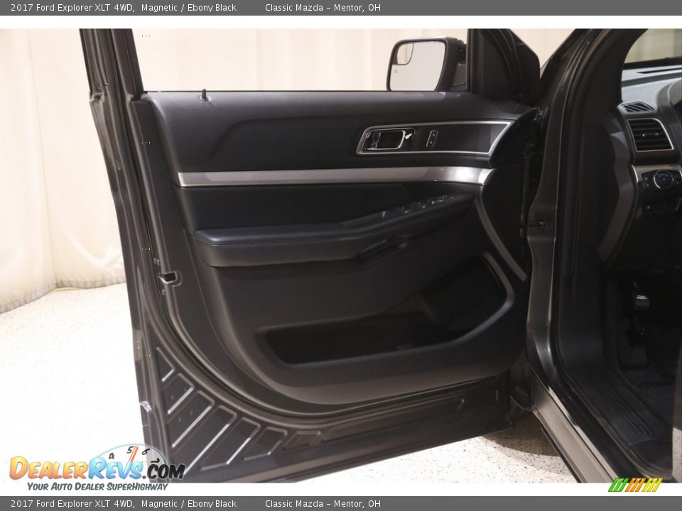 2017 Ford Explorer XLT 4WD Magnetic / Ebony Black Photo #5
