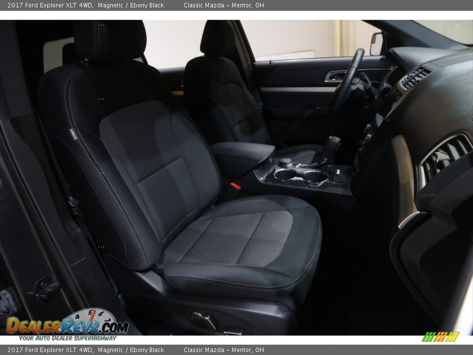 2017 Ford Explorer XLT 4WD Magnetic / Ebony Black Photo #16