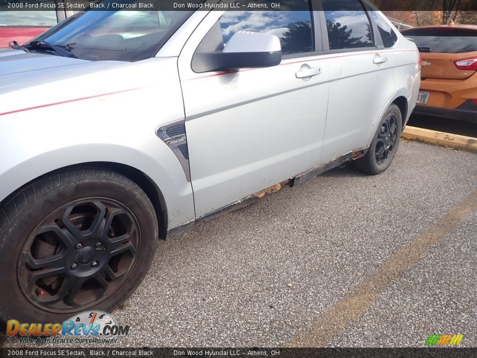 2008 Ford Focus SE Sedan Black / Charcoal Black Photo #8