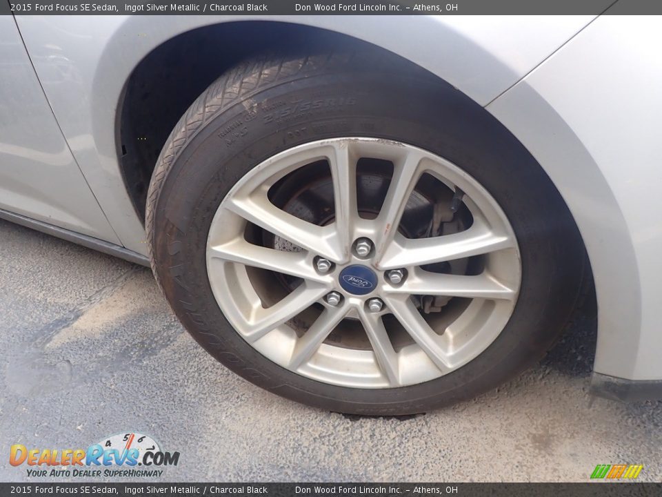 2015 Ford Focus SE Sedan Ingot Silver Metallic / Charcoal Black Photo #12