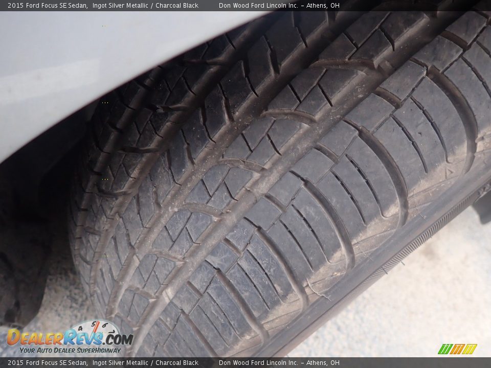 2015 Ford Focus SE Sedan Ingot Silver Metallic / Charcoal Black Photo #13