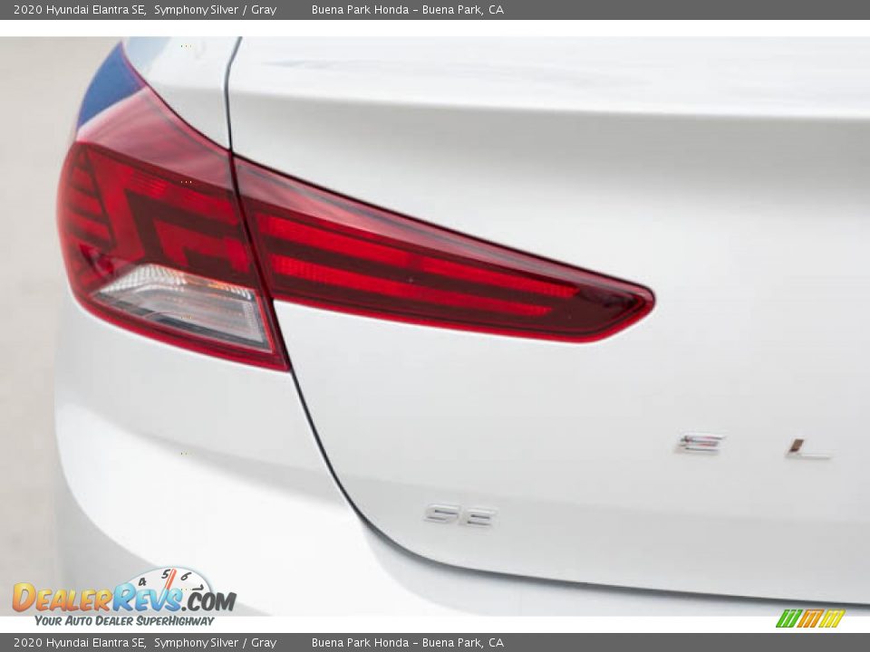 2020 Hyundai Elantra SE Symphony Silver / Gray Photo #10