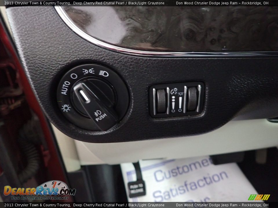 2013 Chrysler Town & Country Touring Deep Cherry Red Crystal Pearl / Black/Light Graystone Photo #14