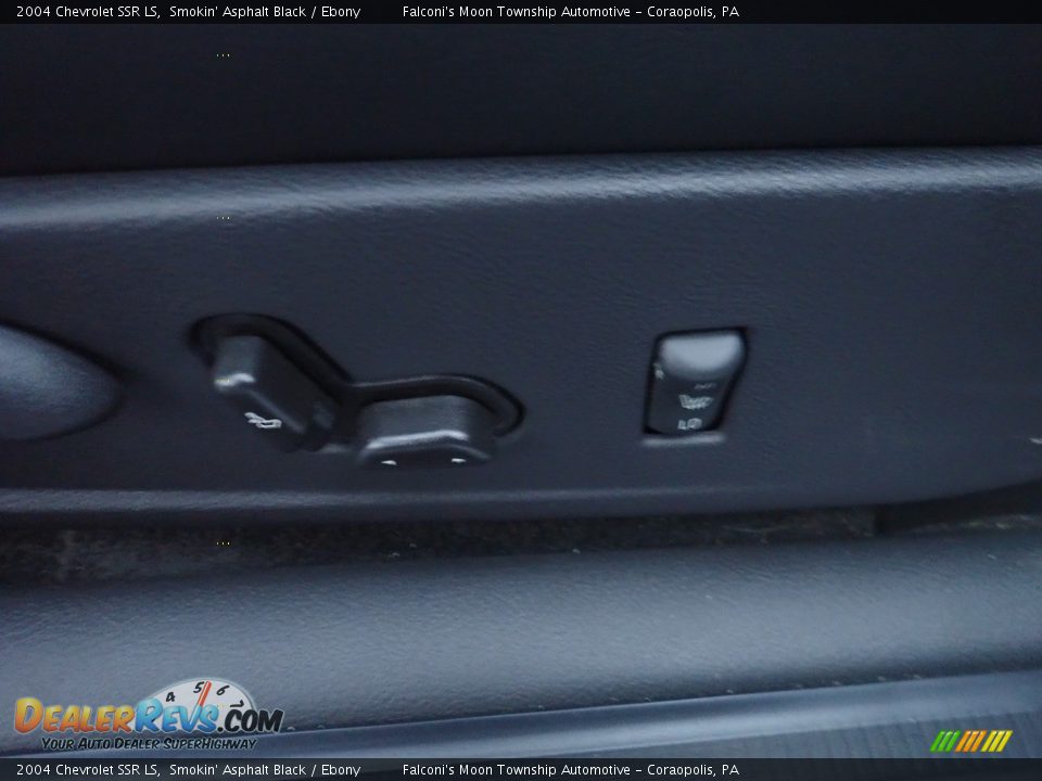 2004 Chevrolet SSR LS Smokin' Asphalt Black / Ebony Photo #12