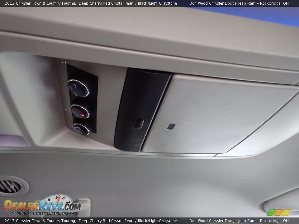 2013 Chrysler Town & Country Touring Deep Cherry Red Crystal Pearl / Black/Light Graystone Photo #32