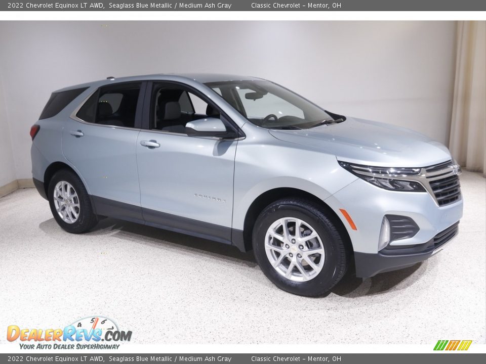 Front 3/4 View of 2022 Chevrolet Equinox LT AWD Photo #1