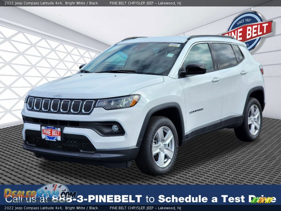 2022 Jeep Compass Latitude 4x4 Bright White / Black Photo #1