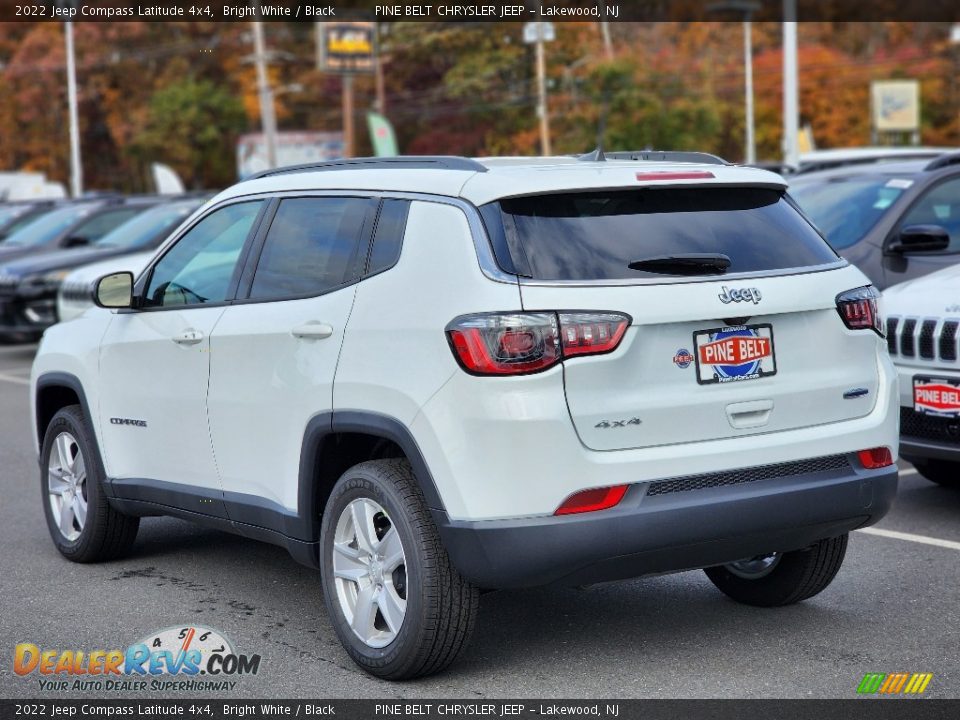 2022 Jeep Compass Latitude 4x4 Bright White / Black Photo #4