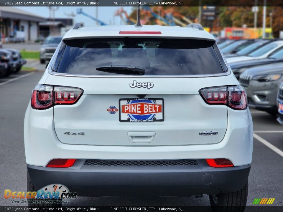 2022 Jeep Compass Latitude 4x4 Bright White / Black Photo #5