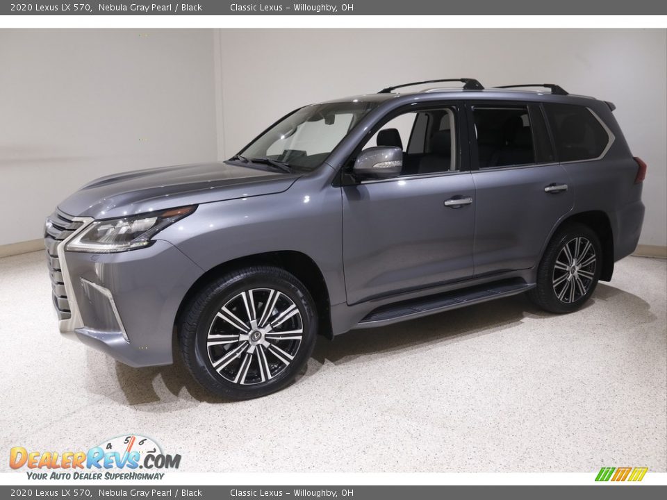 Front 3/4 View of 2020 Lexus LX 570 Photo #3