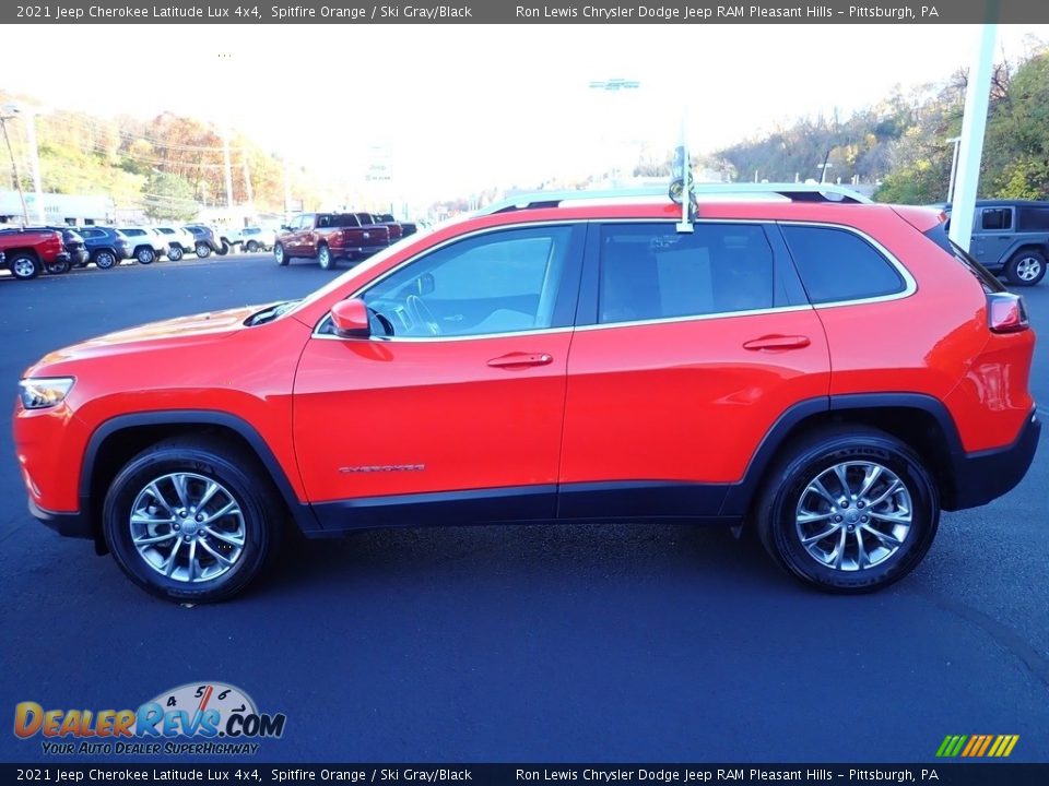 2021 Jeep Cherokee Latitude Lux 4x4 Spitfire Orange / Ski Gray/Black Photo #2