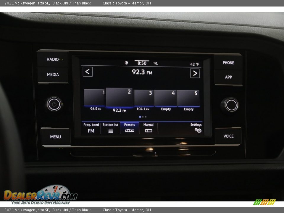 2021 Volkswagen Jetta SE Black Uni / Titan Black Photo #10