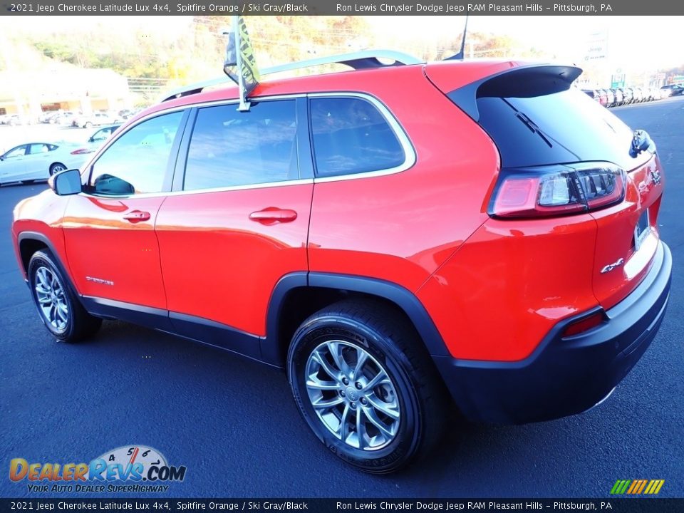 2021 Jeep Cherokee Latitude Lux 4x4 Spitfire Orange / Ski Gray/Black Photo #3