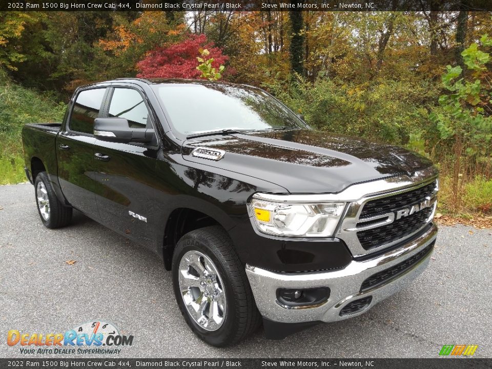 Front 3/4 View of 2022 Ram 1500 Big Horn Crew Cab 4x4 Photo #4