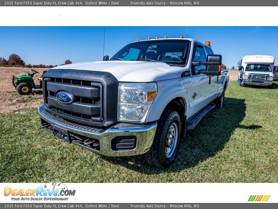 2015 Ford F350 Super Duty XL Crew Cab 4x4 Oxford White / Steel Photo #2