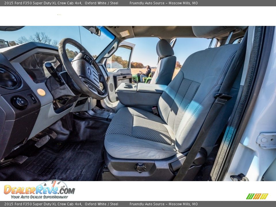 2015 Ford F350 Super Duty XL Crew Cab 4x4 Oxford White / Steel Photo #12