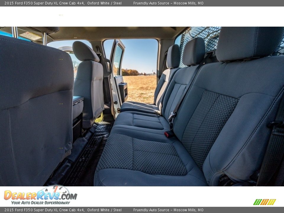 2015 Ford F350 Super Duty XL Crew Cab 4x4 Oxford White / Steel Photo #17