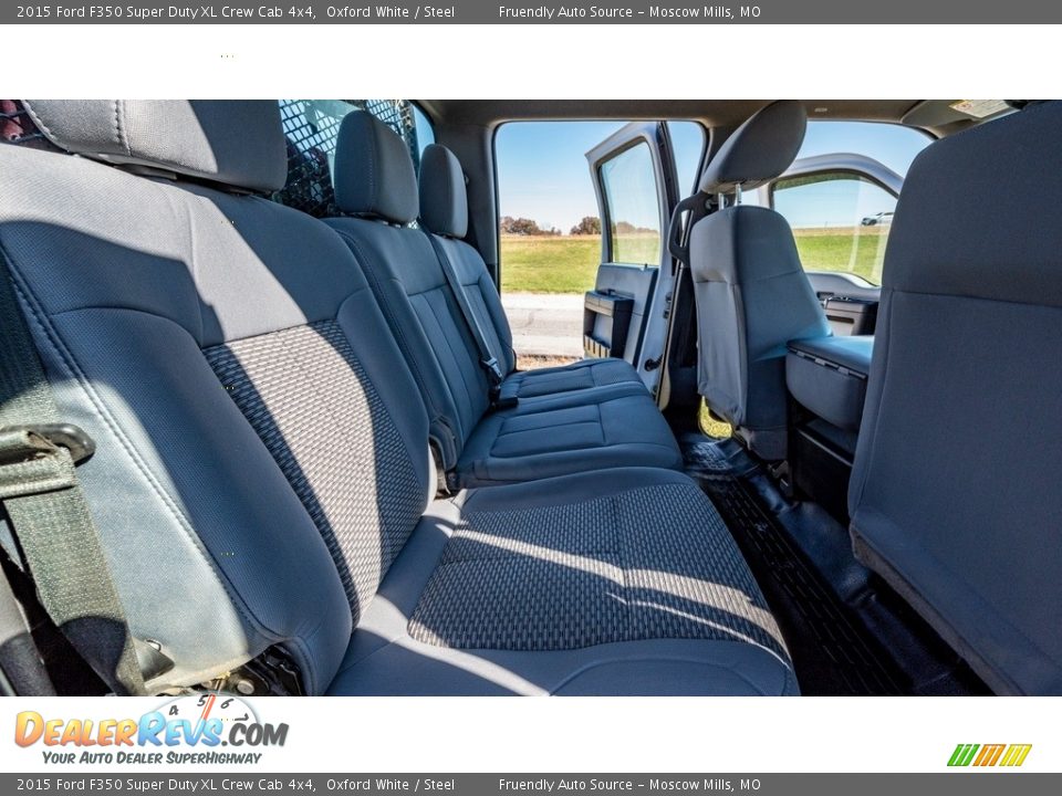 2015 Ford F350 Super Duty XL Crew Cab 4x4 Oxford White / Steel Photo #18