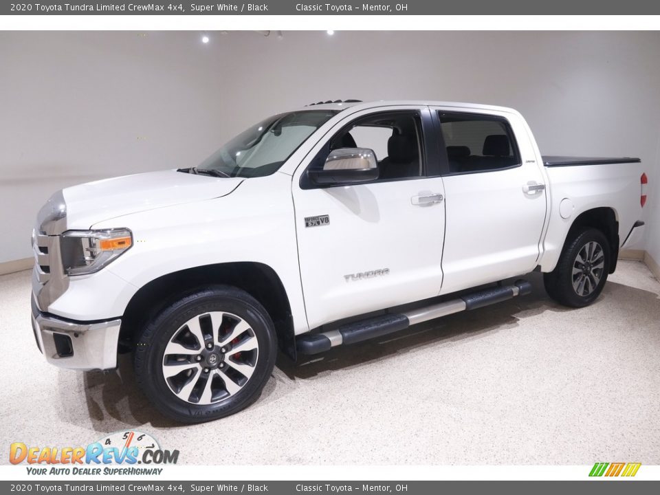 Front 3/4 View of 2020 Toyota Tundra Limited CrewMax 4x4 Photo #3