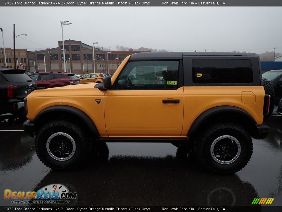 Cyber Orange Metallic Tricoat 2022 Ford Bronco Badlands 4x4 2-Door Photo #5