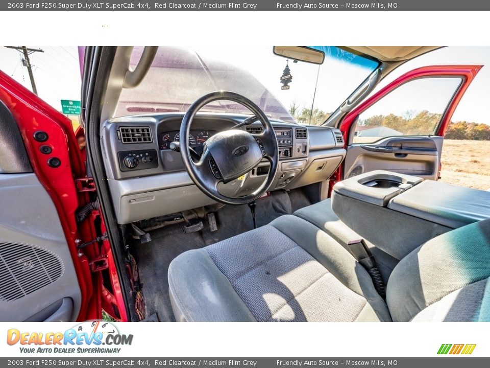 Front Seat of 2003 Ford F250 Super Duty XLT SuperCab 4x4 Photo #11