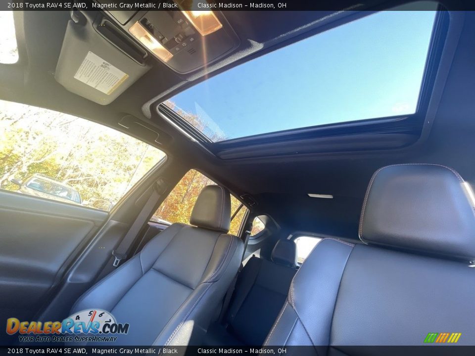 2018 Toyota RAV4 SE AWD Magnetic Gray Metallic / Black Photo #16