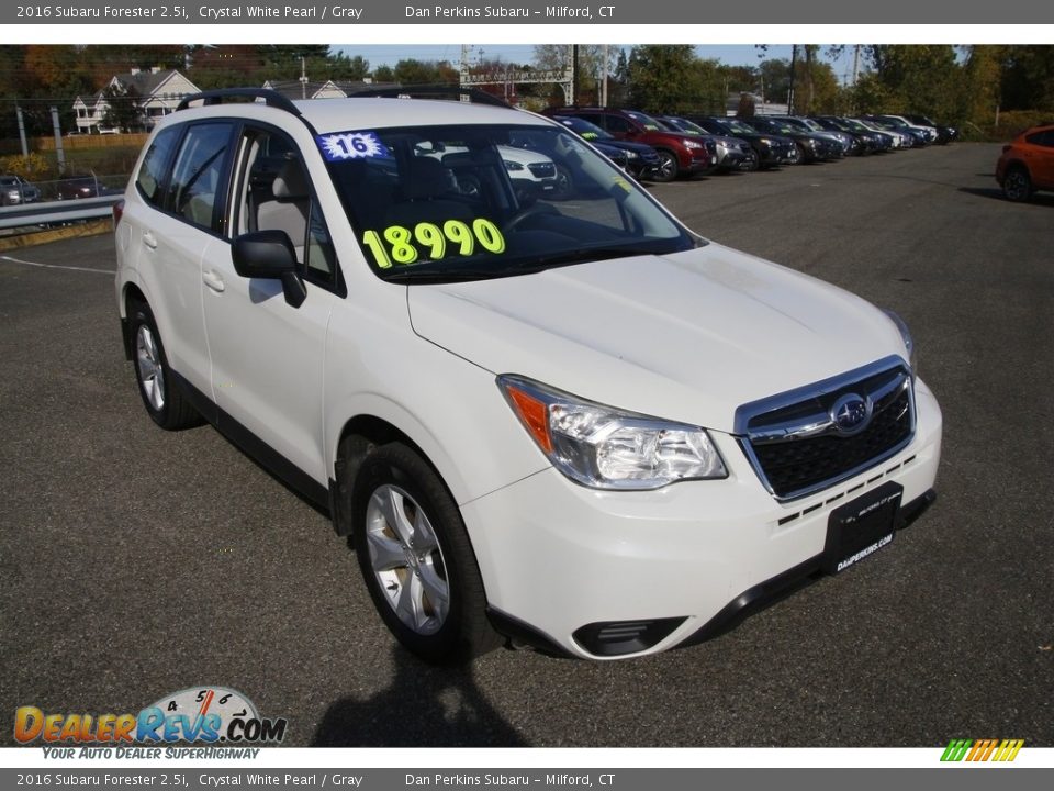 Front 3/4 View of 2016 Subaru Forester 2.5i Photo #3