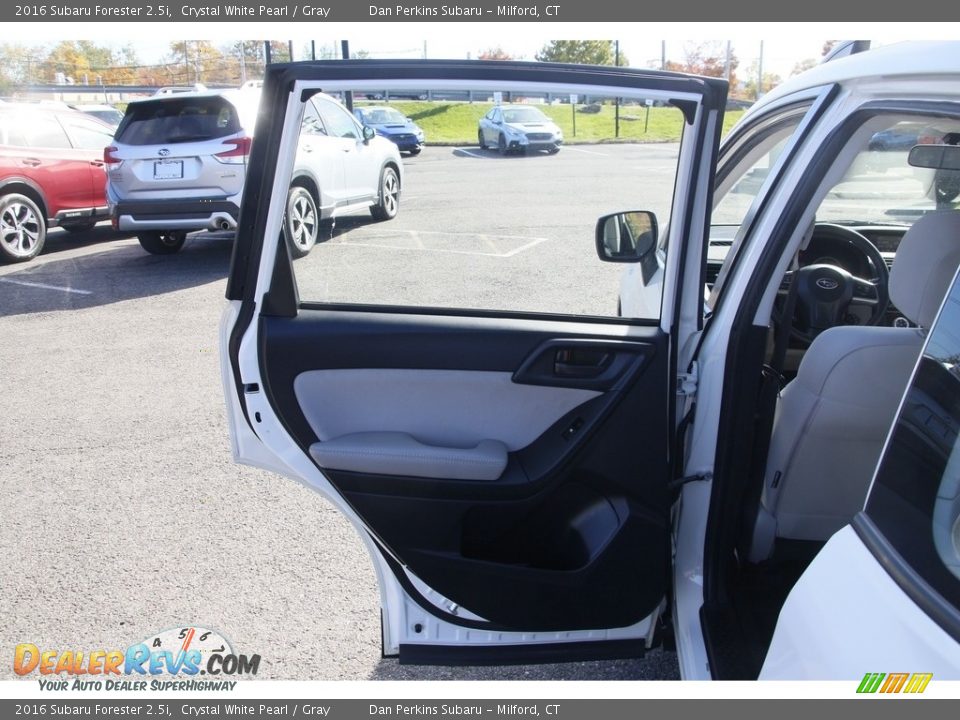 2016 Subaru Forester 2.5i Crystal White Pearl / Gray Photo #11