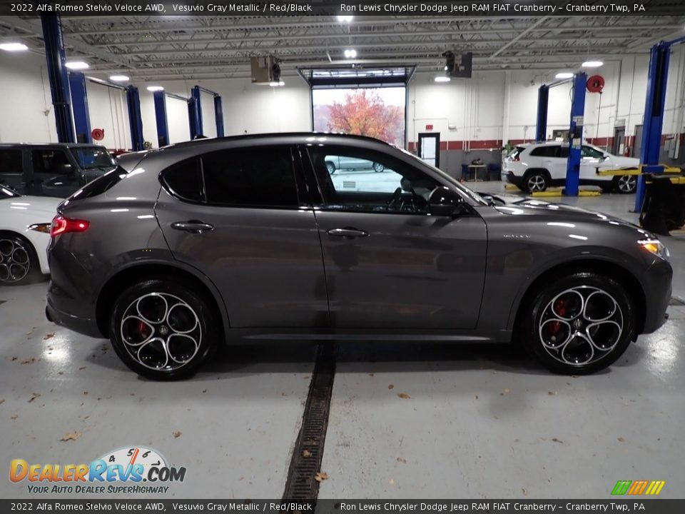 2022 Alfa Romeo Stelvio Veloce AWD Vesuvio Gray Metallic / Red/Black Photo #6